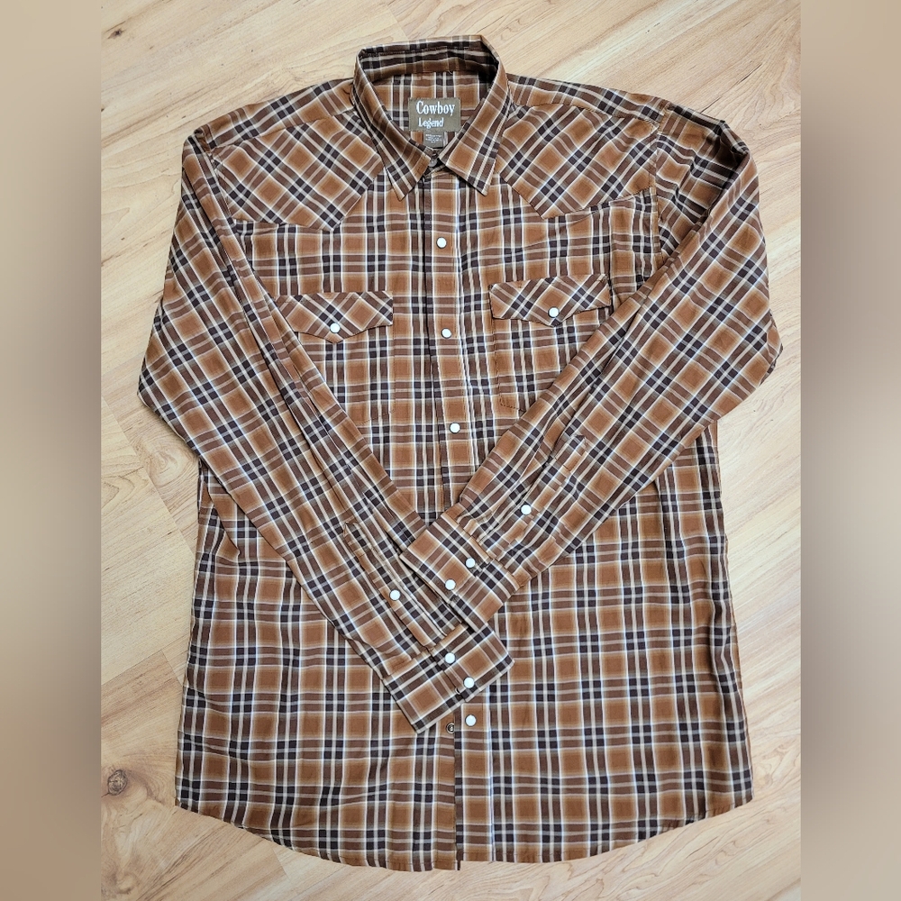Western Cowboy Shirt. Casual Button Down Shirt with Plaid Pattern